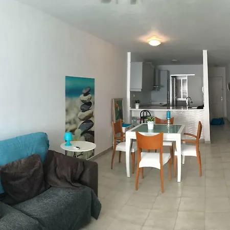 Daire Apartamento Primera Linea Con Parking Radazul